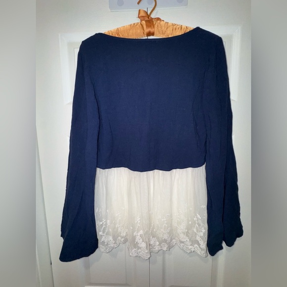 Umgee Navy Blue Top with Lace Bottom Detail – Size Medium. EUC - Picture 2 of 9